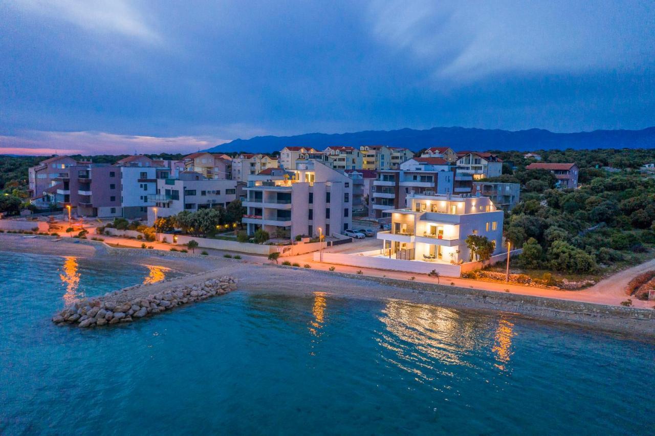 Eni Beachfront With Pool